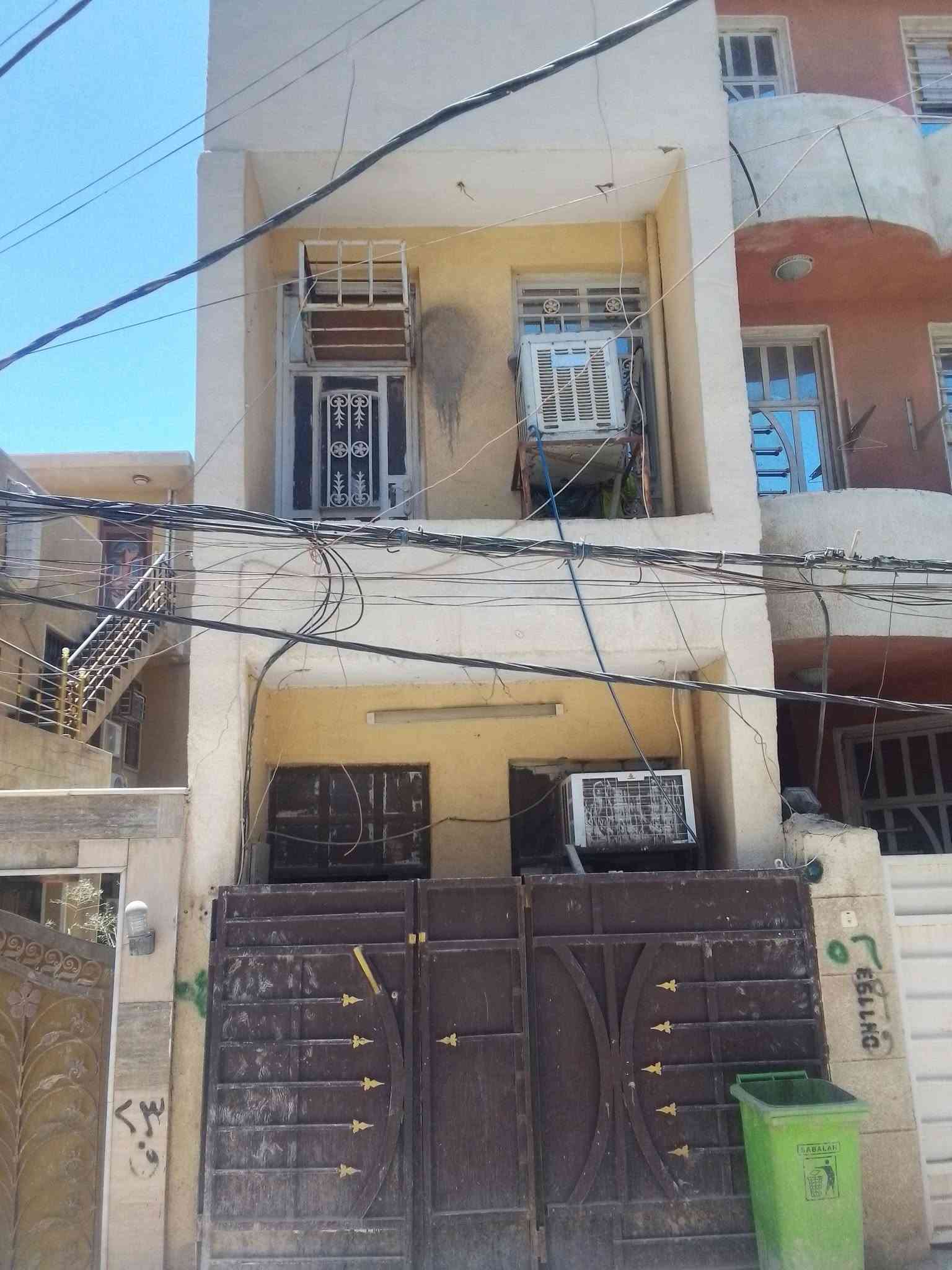 بيت للبيع 50متر طابقيين غرفه ومطبخ وخدمات وغرفتين وخدمات فوك وبيتونه سطحين مسلح زراعي ابو طيارة شارع ليمونه قرب اسواق ماشاء الله 115سعره
