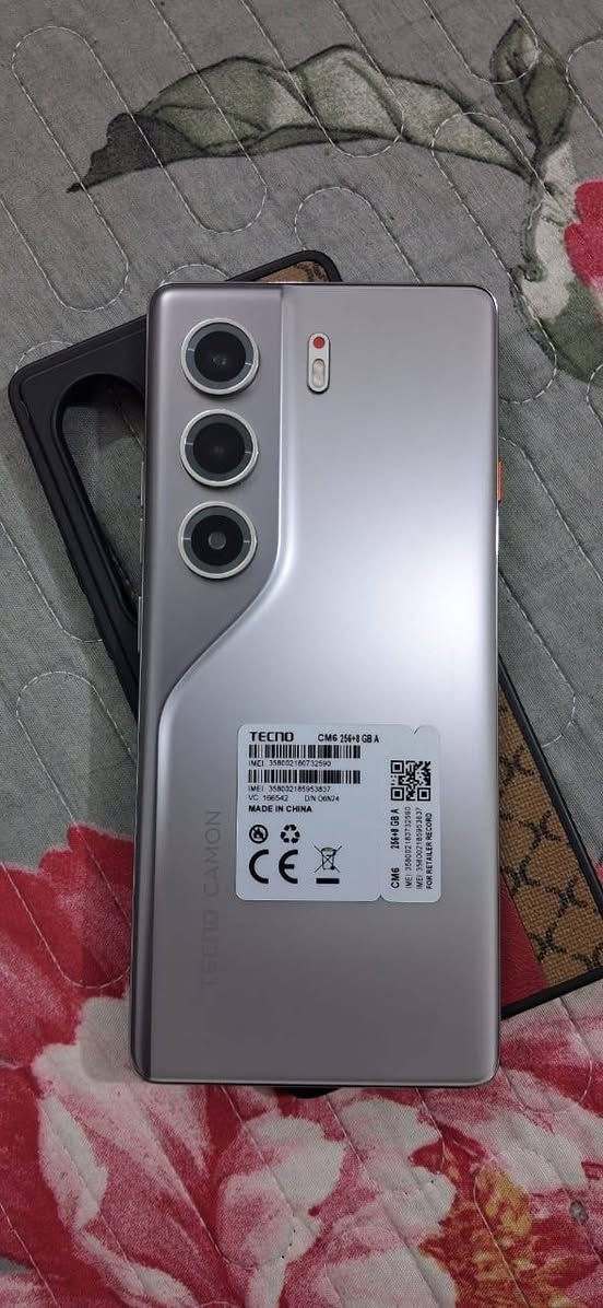 سـلام عليكم عـندي جـهاز TECNO CAMON 40 Pro
للـبيع سعـره 325 وبـي مجال قليل جهاز زلخه مابي مكاني بغداد البياع لموشراي يعبر المنشور 
( *********** )
