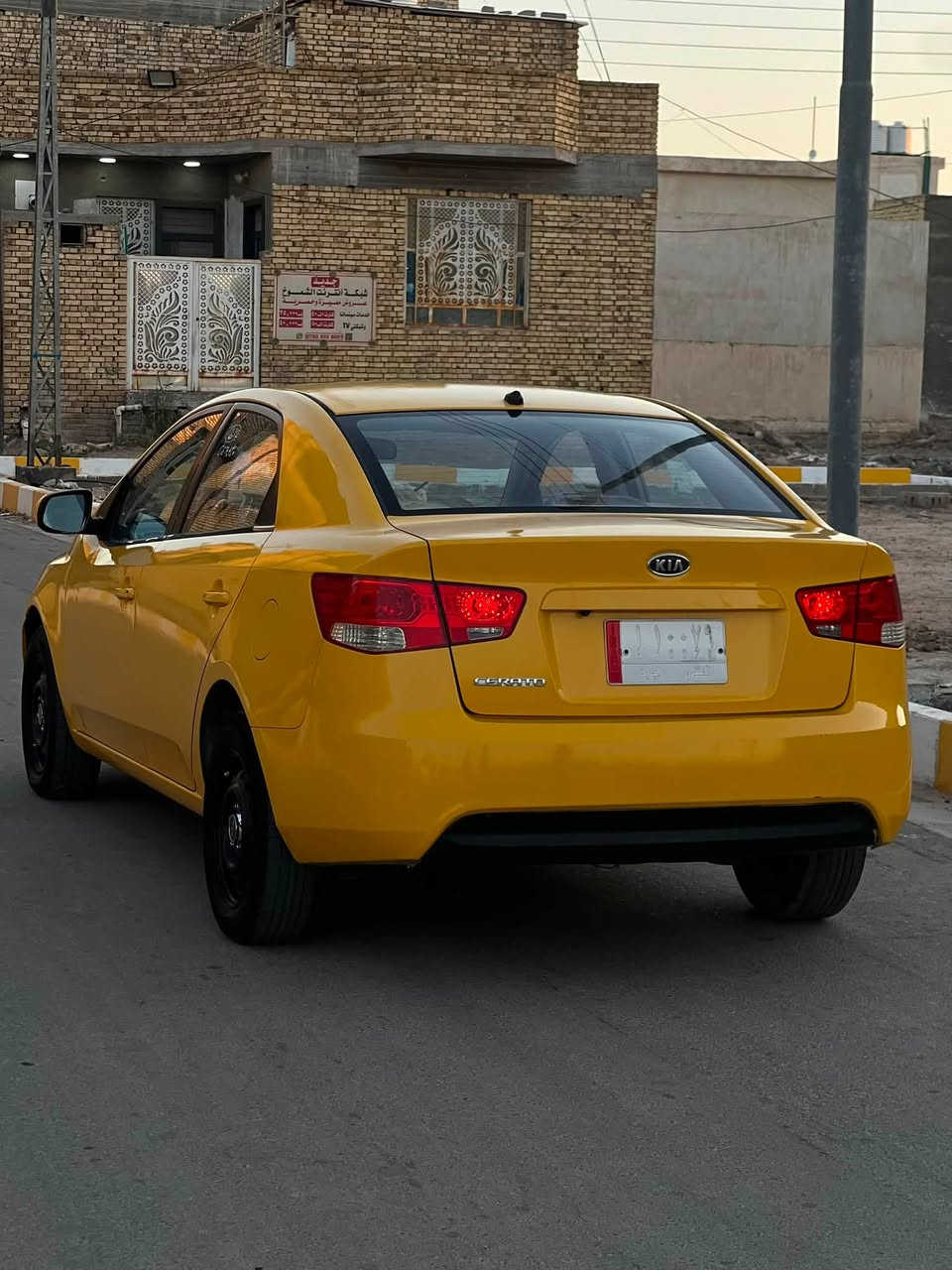 السلامً عليكم كيا سيراتو مديل 2012للبيع مكينه1600السيارهً وارد خليج بيها دحجات خفيفه بدون تبديل السياره خير من الله تبريد وتخم تاير وحداديه السعر 84 ￼ العنوان الناصريه للتواصل على الرقم ***********
