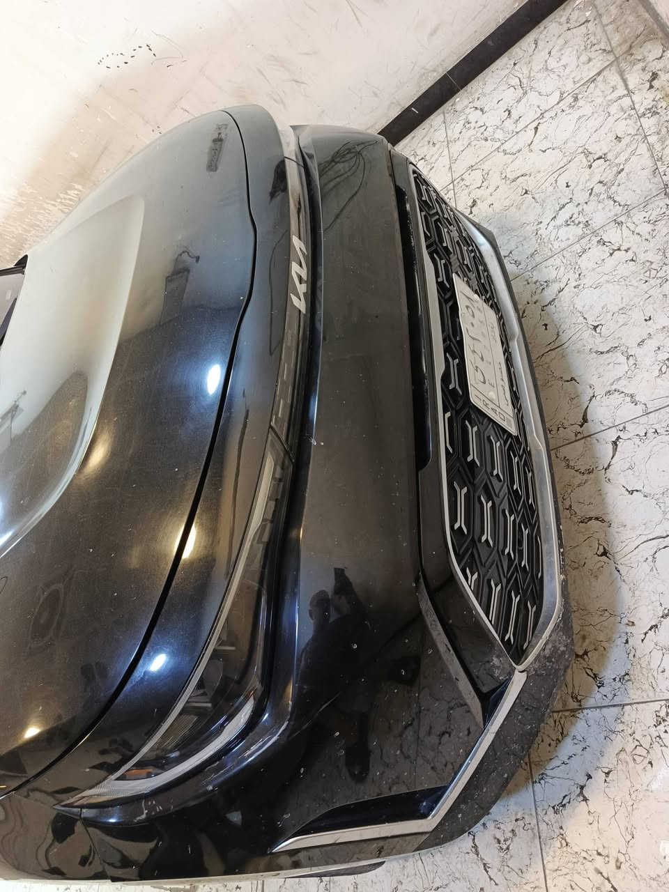 السلام عليكم كيا صول للبيع موديل 2023 بغداد تحويل ثاني يوم 
حادثهة جاملغ وبنيد وهنا بيهة الباب الخلفي انطخ وتصلح ونصبغ 
السيارة فول الفول بصمة فتحة شاشة كبيرة كشنات كهرباء محرك 2000 دوش المرغوب
تحكم كل الجهات رادار مثبت سرعة قيادة ذاتية السيارة ماشية 30 الف كيلو فقط استخدام شخصي
السيارة مابيهة اي نقص للبيع فقط للاستفسار الاتصال, *********** مكاني بغداد الشعب 
السعر 140 بيهة مجال بسيط 
السونار موضح كلشي

