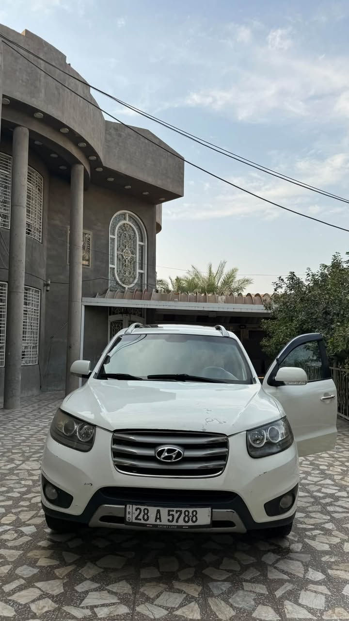 سنتافي خليجي للبيع الموديل: 2011
• المحرك: 6 سلندر V6
• تبريد: 3 قطع
• السيارة: فول مواصفات
• فتحة سقف (
• اللون: أبيض
• الرقم: بأسمي السيارة رقم جديد
• السنوية: 2030
• الضرر: سونر، والضرر موضح بالصور
• السيارة موجودة للفحص والمعاينة

مراسله واتساب ***********
