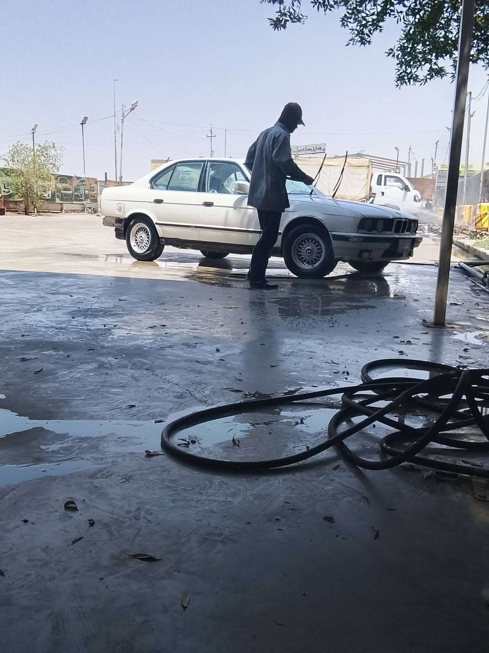 السلام عليكم بي ام ٥٢٥ كير ومحرك راس ثور ففتي رقم بغداد راعيهه مسافر السعر ٢٢  مكان واسط ***********
