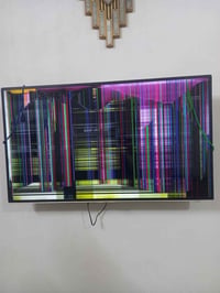 جنرال • ٤٣ بوصة • شاشة مكسورة