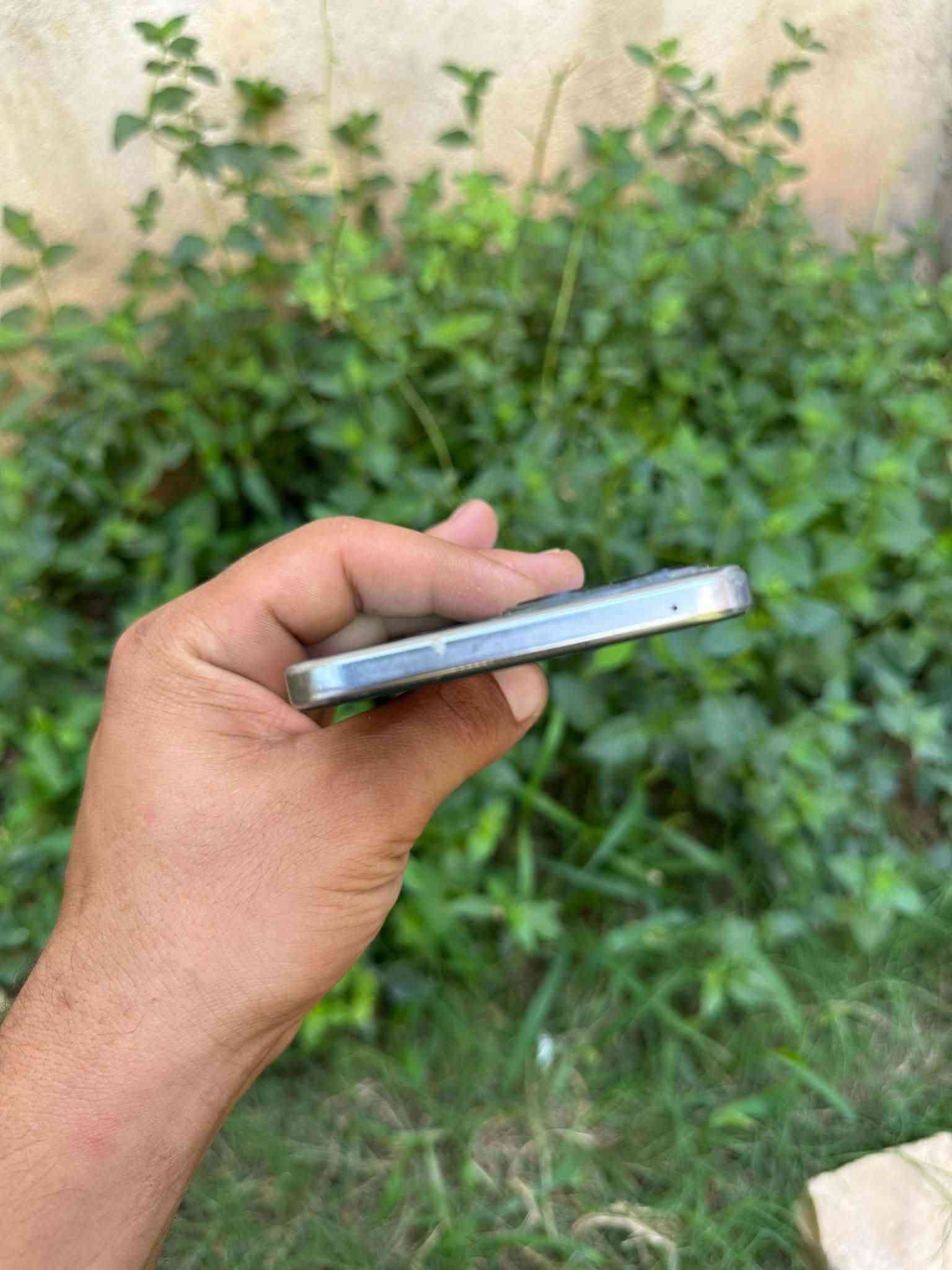 جهاز هونر X8a
ذاكره 128 كيكه
رام 8
بطاريه 6000
جهاز مامفتوح كله بلادي
ويا ايربود اصلي شغال هديه
سعر 120 الف بي مجال
شراي اتصل ***********
