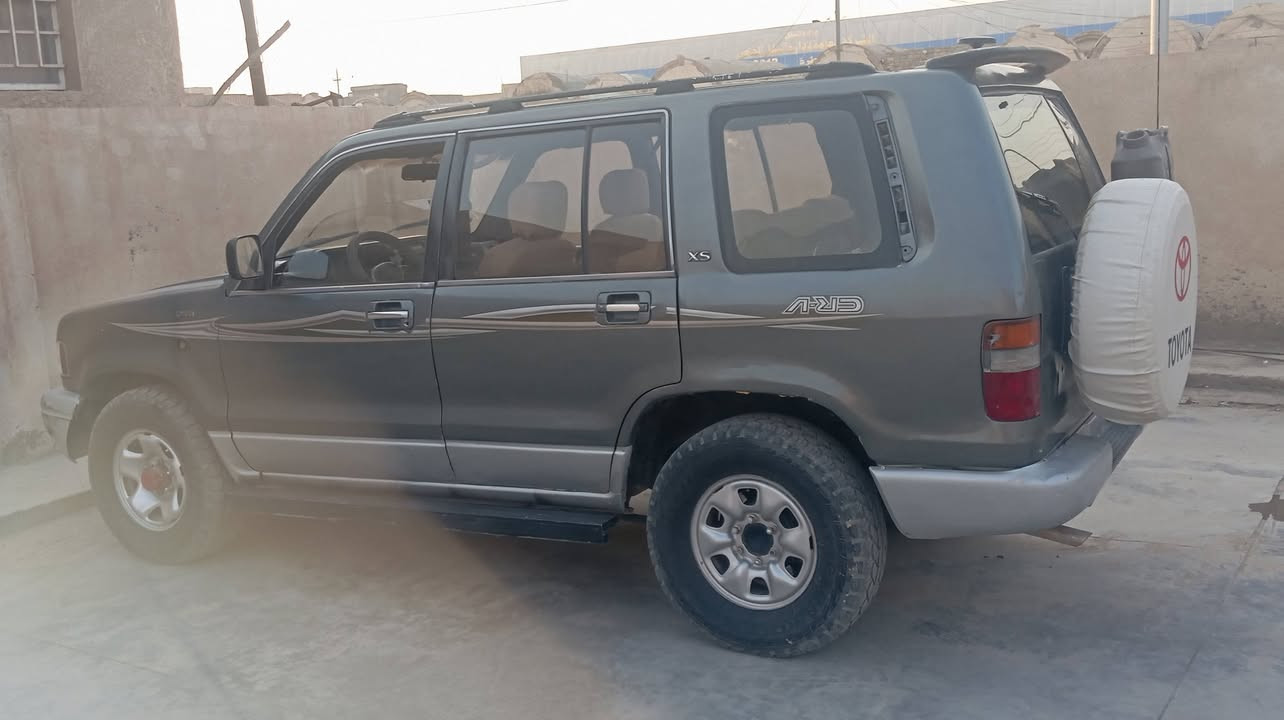 السلام عليكم
تويوتا ازوزا مديل 93 جاهزه محرك 2500 اوتو  تخم تاير كهربائيات باتري جديد مصبوغه حزام اثر جراد وطخات خفيفه رقم نكليزي باسمي تحويل ثاني يوم مكانها الناصريه  السعر 50 وبيها مجال *********** واتساب
