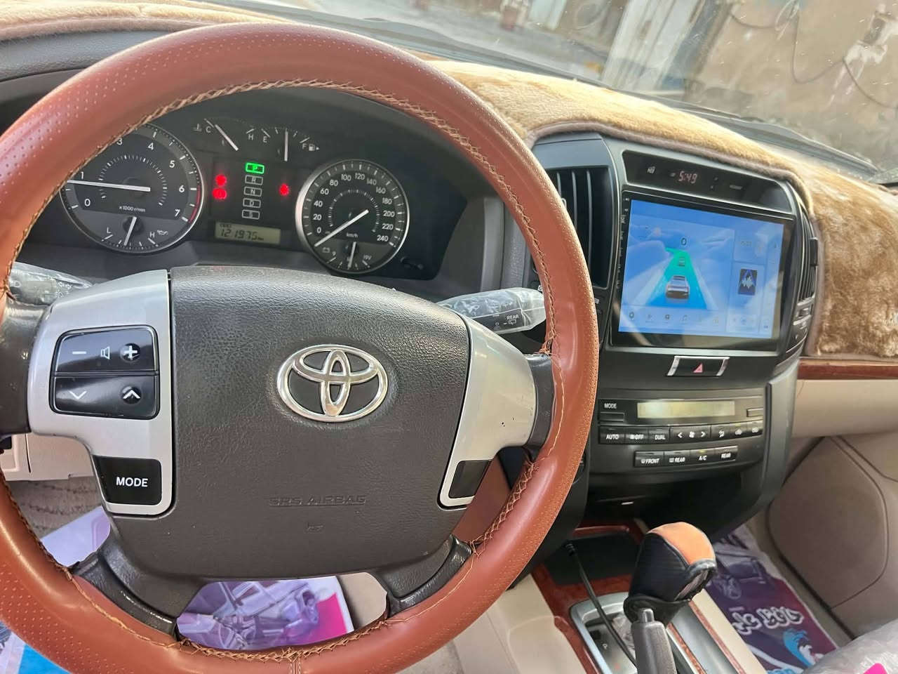 سياره لاندكروز للبيع بسمي تحويل ثاني يوم (***********)(***********) السعر 360 وبيهه مجال
