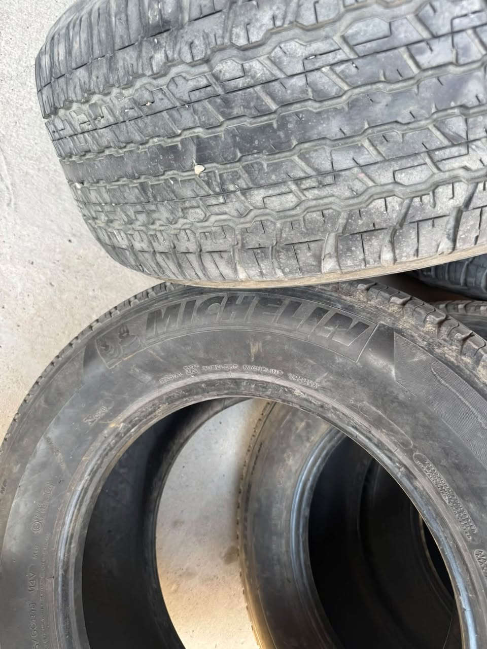 تخم تايرات اللي بالصور قياس ١٨ اصلي ياباني للبيع قيم واخذ اخو الجديد للاتصال *********** الكرخ السيديه
