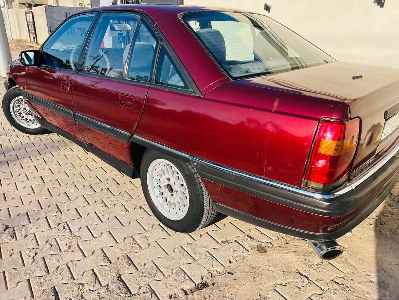 اوبل اوميكا ماروني 92 سعرها  40 سيارة جاهزة صدر تايرات كله جديد كهربائيات كلها تشتغل  مناقصها شي بدون مصرف دفتر بانزين موجود سيارة مال بيت مابيها نقص ولا مصرف شاشة كير محرك مابي عيب العنوان كركوك *********** Singapore
