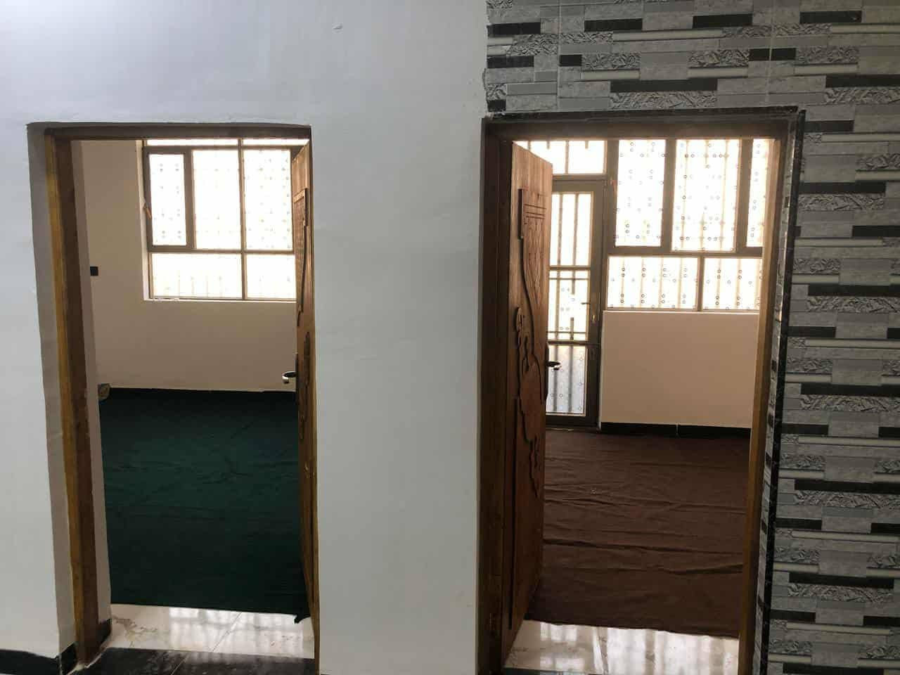 *🏠 بيت للبيع - قنطرة السلام*
📐 المساحة: 110 متر - طابقين
🛏️ التفاصيل: 4 غرف نوم + استقبال + صالتين
📍 الموقع: قنطرة السلام - شارع المدرسي - نهايته قريب الحولي
🛣️ الشارع: 10 متر تبليط للباب - منطقة حلوة ومرتبة
📄 السند: سند 25 إقرار
💰 السعر: 150 مليون وبي مجال
📞 للاستفسار واتساب: *************
#بيوت_للبیع #كربلاء #قنطرة_السلام #عقارات_كربلاء
