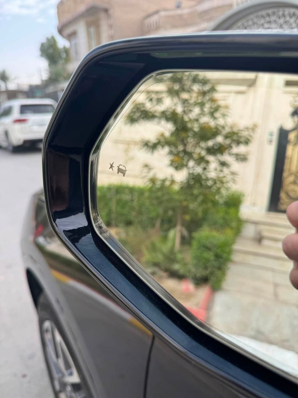 شوفرليت بلايزر فئة RS موديل 2023 فوول 1/1 محرك 6 سلندر رقم اربيل بأسمي دخول جديد لون اسود عداد المسافة : 28 ميل صور امريكا مرفقة تبديل البنيد نفس اللون (مال تفصيخ)
الشواصي واللغود مكفوله من الضرر تبديل بنيد فقط
للعلم السيارة اجه بيها قطع كلير من جهة السايق ( بدون حادث)
المواصفات : 
المحرك : 3.6L (ستة سلندر) 
حجم الويل : ويل كب اسود اصل حجم 20 مع طقم تايرات تويو ياباني بحالة ممتازة
لايتات زينون عالي وناصي مع حاجب LED
بصمات عدد 4 للابواب مع بصمة تشغيل
كامرات محيطية برؤية 360 درجة
رادار امامي مانع تصادم
حساسات الأنحراف عن المسار
رادار جانبي (نقاط عمياء)
حساس خلفي
كشنات السيارة جلد اسود مع تطريز احمر اصل
تحكم فول كهرباء لكرسي السائق و الراكب
كشن ذاكرة (خزن ميموري) لكرسي السائق
شاشة الدشبول حجم كبير (ايباد)
تبريد قطعتين امامي وخلفي
تدفئة وتبريد المقاعد
جنطة كهرباء
تشغيل عن بعد
سايد بريك دكمة
سستم صوت BOSE 
تحكم ستيرن جهتين بلوتوث وحاكية وكروس سرعة وتحكم صوت 
نظام ABS مانع انزلاق
السعر 230$
*********** / بغداد شارع فلسطين
