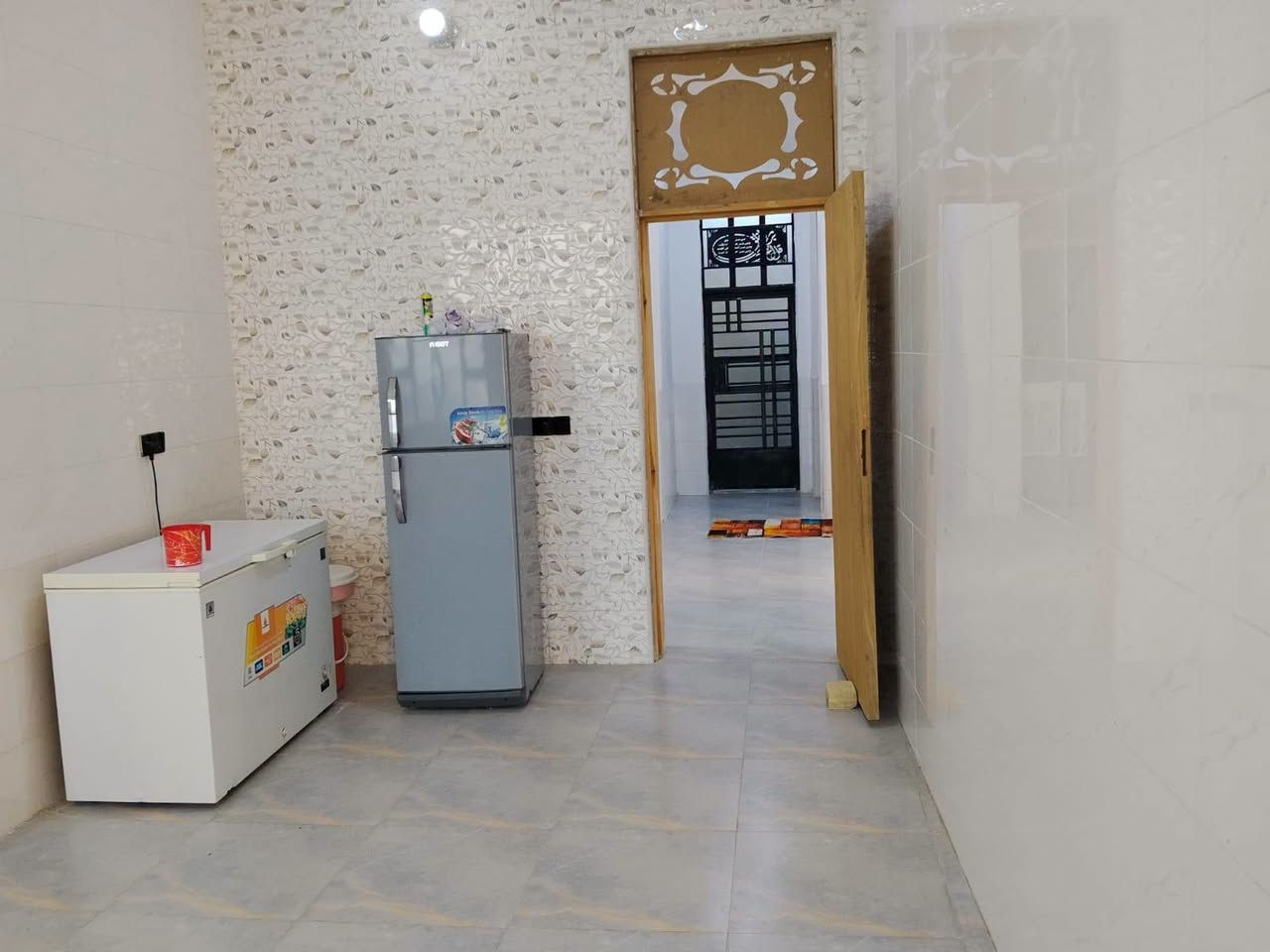 🌿🏡 دار حديثة + مزرعة جديدة للبيع 🏡🌿

بسم الله الرحمن الرحيم
السلام عليكم ورحمة الله وبركاته

يعلن الوسيط العقاري المجاز رسميًا
🏢 مكتب دلالية الرياحين للعقار

✨ فرصة مميزة للسكن والاستثمار ✨

📍 الموقع: الحمزة الغربي – حي بابل الزراعي
📐 المساحة: 1170 م²
📜 طابو زراعي – سند 25
🔄 تحويل مباشر

🏠 الدار – بناء حديث درجة أولى

- غرفتان نوم 5×4 م
- استقبال 7×4 م
- صالة كبيرة 5.10×4 م
- مطبخ 6×4 م
- مناور عدد 2
- صحيات داخلية وخارجية
- منظومة سبالت
- طابوق وسقف صب كونكريت

🌴 المزرعة
🌳 أشجار تين وتفاح
🌴 نخل برحي عدد 2
🍎 رمان
🌱 تكي
🏡 محمية كبيرة

💰 السعر: اكتب تم ويصلك السعر على الخاص.

📞 للاستفسار والتواصل – واتساب:
***********
***********
***********

📍 موقع المكتب:
الحمزة الغربي – مجاور دائرة الجنسية القديمة – قرب مدارس قصر العلوم الأهلية للبنات

🤝 وبخدمتكم دائمًا
🏢 مكتب دلالية الرياحين للعقار
