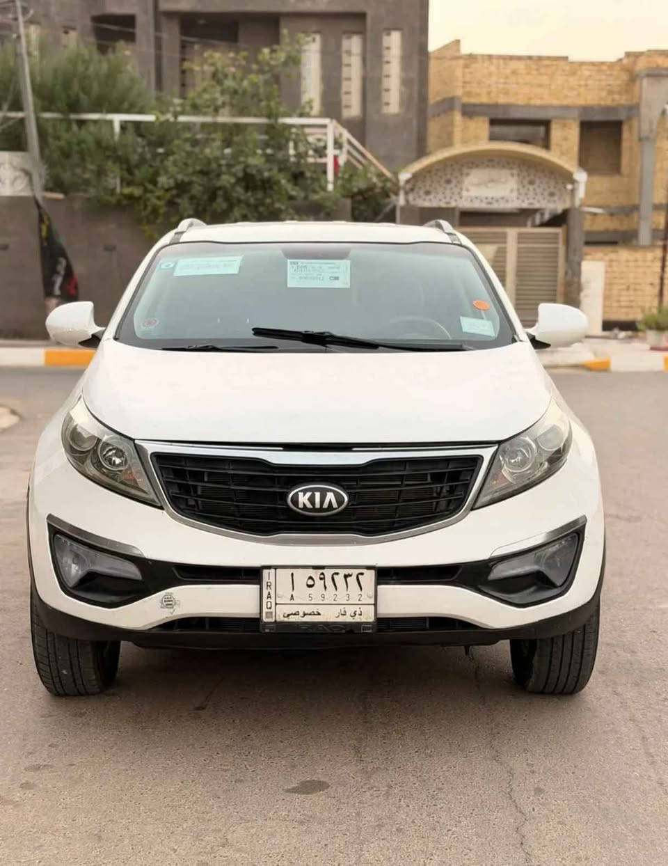 🚗 كيا سبورتج 2015 خليجي للبيع (تفاصيل واضحة ومكشوفة) 🚗الموديل: 2015المواصفات: خليجي المسافة المقطوعة: 400,000 كم الموقع: البصرة 📍📋 تفاصيل السيارة:البدي: البنيد فقط مبدل، الجاملغ الأمامي مصبوغ (بدون تبديل)، وباب الصندوق بيه طخة بسيطة راجعة على البارد. باقي البدي مكفول ونظيف.الحدادية: جديدة بالكامل (هسه تبدلت وجاهزة 100%).التبريد: ثلج وما بيه أي نقص.المحرك: بيه تبخير وتنقيص زيت (البيع على وضعيتها الحالية وبمنتهى الأمانة).باقي التفاصيل: السيارة كاملة ومابيها أي نقص وجاهزة للاستخدام.السعر المطلـوب: 120 ورقة (12,000 $) وبيه مجال بسيط جداً للجادين.📞 للتواصل والاستفسار:رقم الهاتف: ***********(المعاينة والفحص في البصرة). البصرة, العراق
