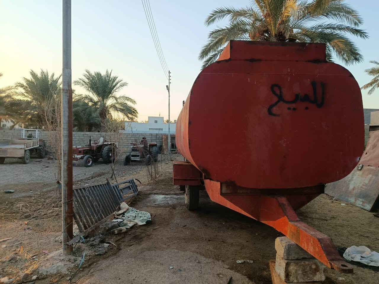 سلام عليكم مقطوره للبيع عنوان رمادي الإستفسار عل رقم***********
