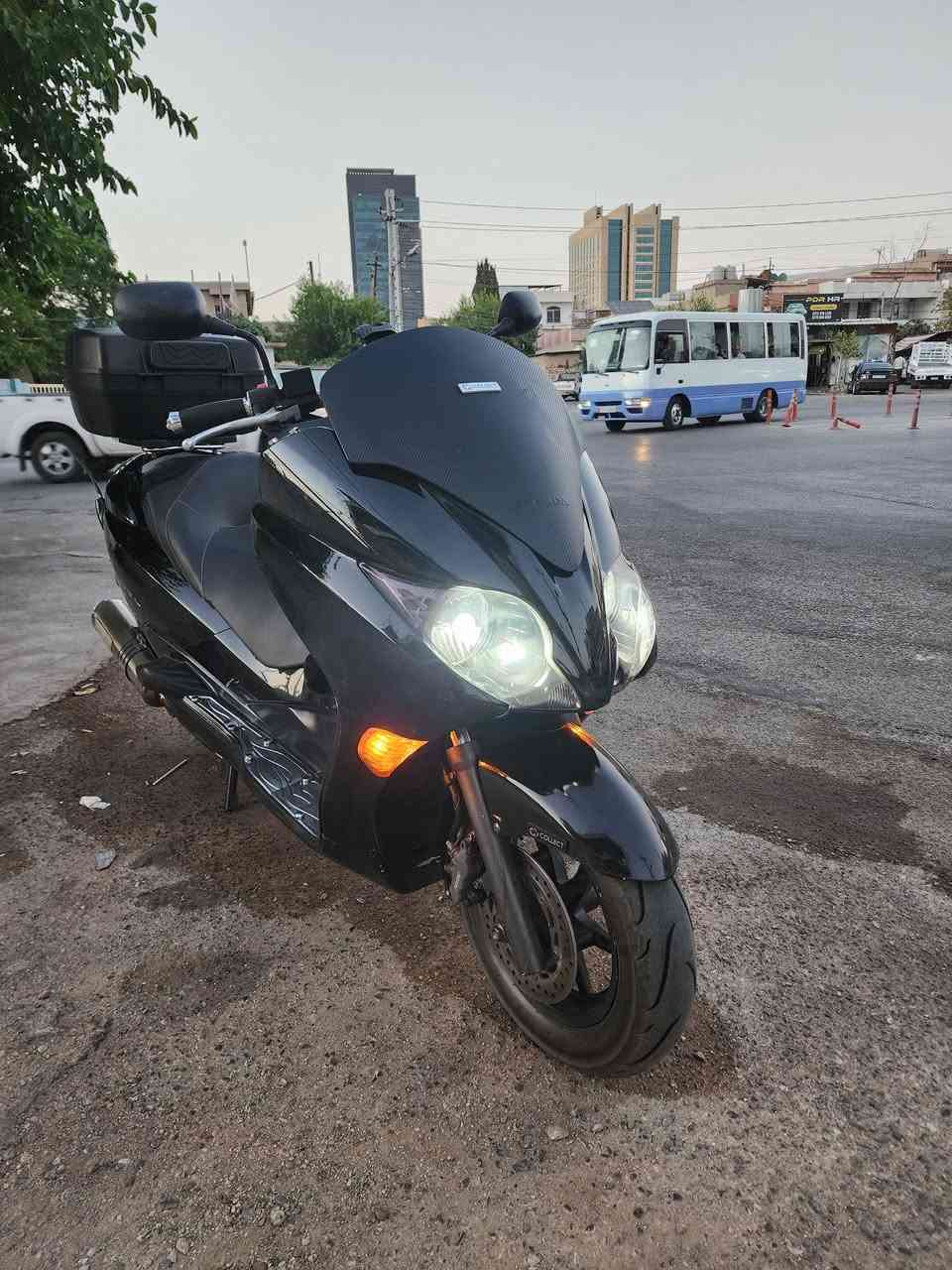 فورزه ٠١٠ عميه بلاد
مسجل بلادي
صالنصا سبورت اصلي
لايت ليد عدسة اصلي
بصمه و سويج طواري 
دوسات نيكل
ستاند موبایل
تایرات جدید
ملاحظة: ١- لايت امامي يسار بيها جام كسر ٢- مسجل عاطل ما اعرف مشكلة.
سعر ١٣ ورق
مكاني سليمانية 
***********
