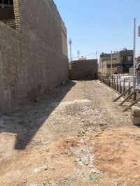 قطعه كاع للبيع مساحه 100م رقمها 3497تبعد عن الشارع السريع 50متر تقريبا...