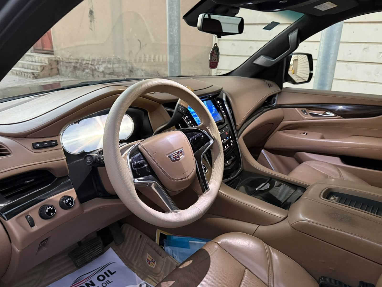 السلام عليكم
للبيع فقط 
كديلاك سكايلد بلاك ادشن اصل خليجي 
2020 
كفاله عامه من كلشي 
اعلى فئة ب الكاديلاك دبل رادار ودبل مساج 
مكان السياره الكوفة 
للستفسار *********** 
وتساب واتصال

