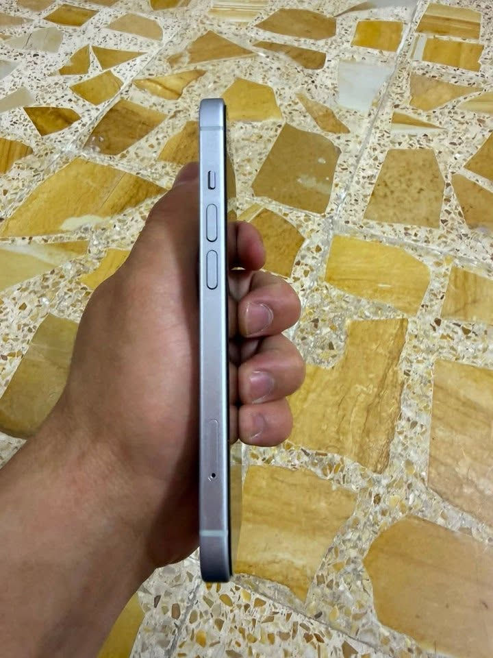 السلام عليكم
📱 للبيع iPhone 15 عادي
اللون: [ابيض]
السعة: [128 GB]
الجهاز: [مستعمل]
البطارية: [85]
الحالة: نظيف جداً99% وبدون أي عطل وتر بروف
الملحقات: [الكرتون/الشاحن...]
📩 للتواصل: ***********
