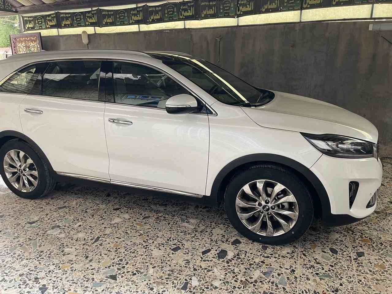 ‏سلام عليكم صورت 2018 شكل 2020 سير مقفولة كفالة عامة من صبغة ضربة حادث سيارة قير مكينة غير من الله سيارة تخم تاير جديد ثلاثة اثنين كهرباء فتح السقف وبلا كت ولا ينزلون مرايا شفاط شنطة كهرباء مكينة ستة سلندر ￼ 3500 ✈️
￼ سبعة راكب شاشة بلادية كبيرة السيارة أحلى من الصورة 
‏مكان السيارة بغداد اليمين الثانية قرب شبكة الكهرباء 
‏سعر السيارة على الخاص مناسبة 
‏رقم الهاتف *********** تواصل وا على رقم الهاتف ￼￼￼￼￼￼￼￼￼
