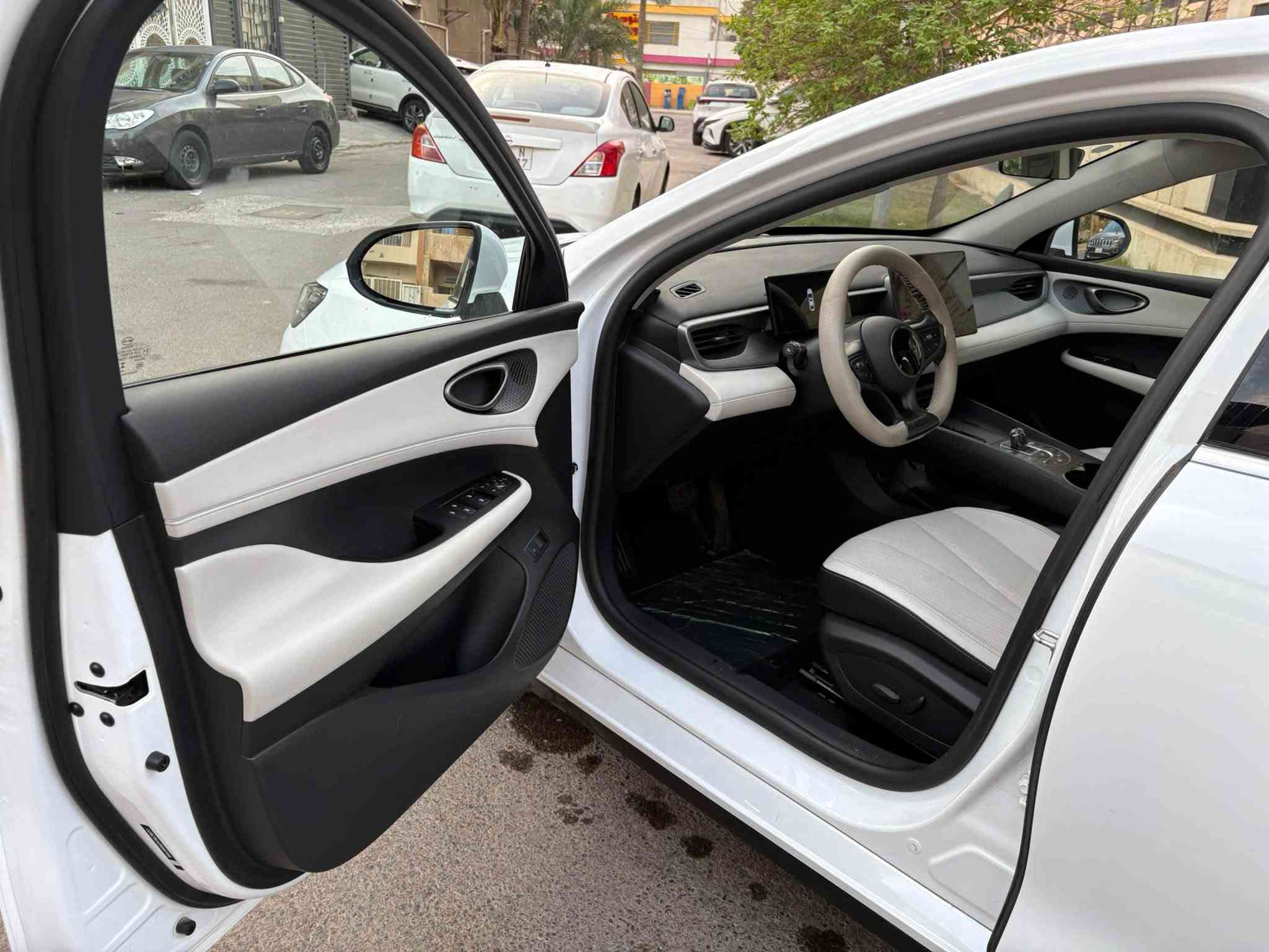 للبيع | BYD Seal 5 موديل 2025
بي واي دي سيل 5 موديل 2025

أعلى فئة

المواصفات:

✔️ فتحة سقف

✔️ نظام المحافظة على المسار

✔️ 13 كاميرا

✔️ شاشة كبيرة

✔️ بصمة تشغيل ودخول

✔️ حساسات أمامية وخلفية

✔️ كاميرا 360

✔️ مقاعد جلد

✔️ جميع أنظمة الأمان والقيادة الذكية

✔️ رادارات 

ممشى السياره 9000 الكلي
الممشى على الشحن EV 6000
الممشى على البانزين HEV 3000

السيارة نظيفة جداً

📍مرقمة بغداد

للاستفسار ***********
