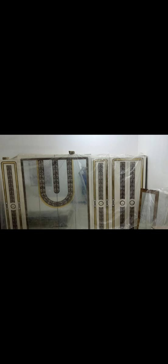 غرفه تركيه جديده مامستخدمه ابد اشتريتهه بـ مليون ونص رايدتهه بـ مليون اذا وي المندر مليون وميه مستعجلين ع البيعه مكان ناصريه للستفسار اكثر مراسله ع الرقم  *********** مكان الناصريه

نص مكتوب في الصور:
- أنت أمس، 7:10 م
- ١١:٠٧ أنت أمس، ٧:١٠ م رد