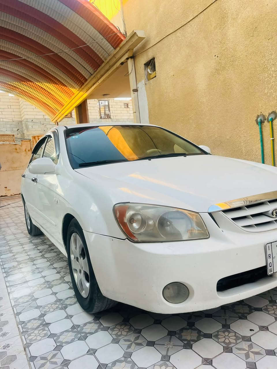 سلام عليكم سبكترا ٢٠٠٦ للبيع محرك ٢٠٠٠ رقم بغداد هزه وسنويه جديده  السياره حادثها جاملغ خلفي وبيها مكانات صبغ ابيع حزام سياره جاهزه تبريد شغال بيها نواقص بسيطه بلحداديه مكاني كربلاء السعر ٦٠ وليها مجال اتصال فقط ***********
