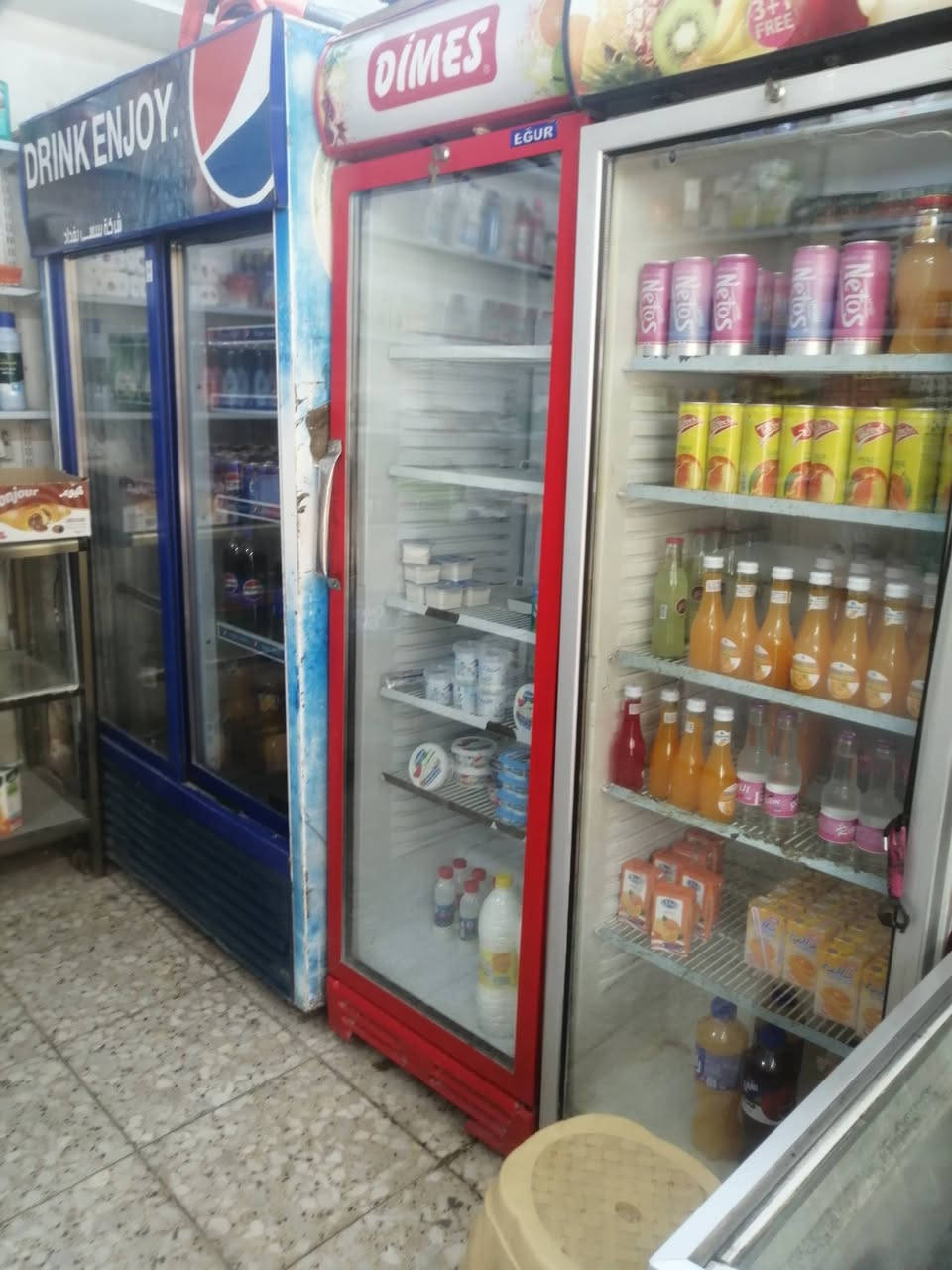 اسواق  للبيع بغداد الغزاليه شارع الظغط للاتصال ***********
