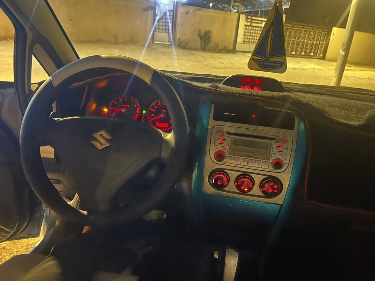 سلام عليكم سياره للبيع ساسوكي ليانه مديل ٢٠٠٥ مرشوشه عام أثر جراد محرك ١٨٠٠ جاهزه من كلشي وبسمي رقم انكليزي السعر ٥٨
*********** البصرة, العراق
