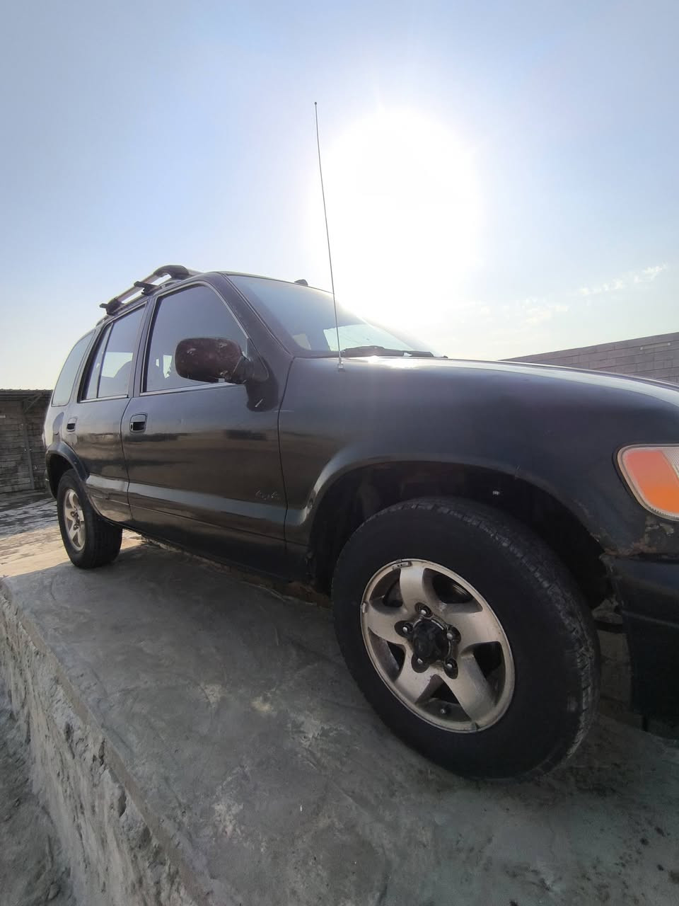 كيا سبورتج 2001
رقم بغداد
تخم تاير نص عمر 
كير محرك تبريد تدفئه كله شغال 
فقط الجام لا يعمل مشكله كنترول 
السعر35 وبي مجال قليل
تحويل ثاني يوم 
***********
