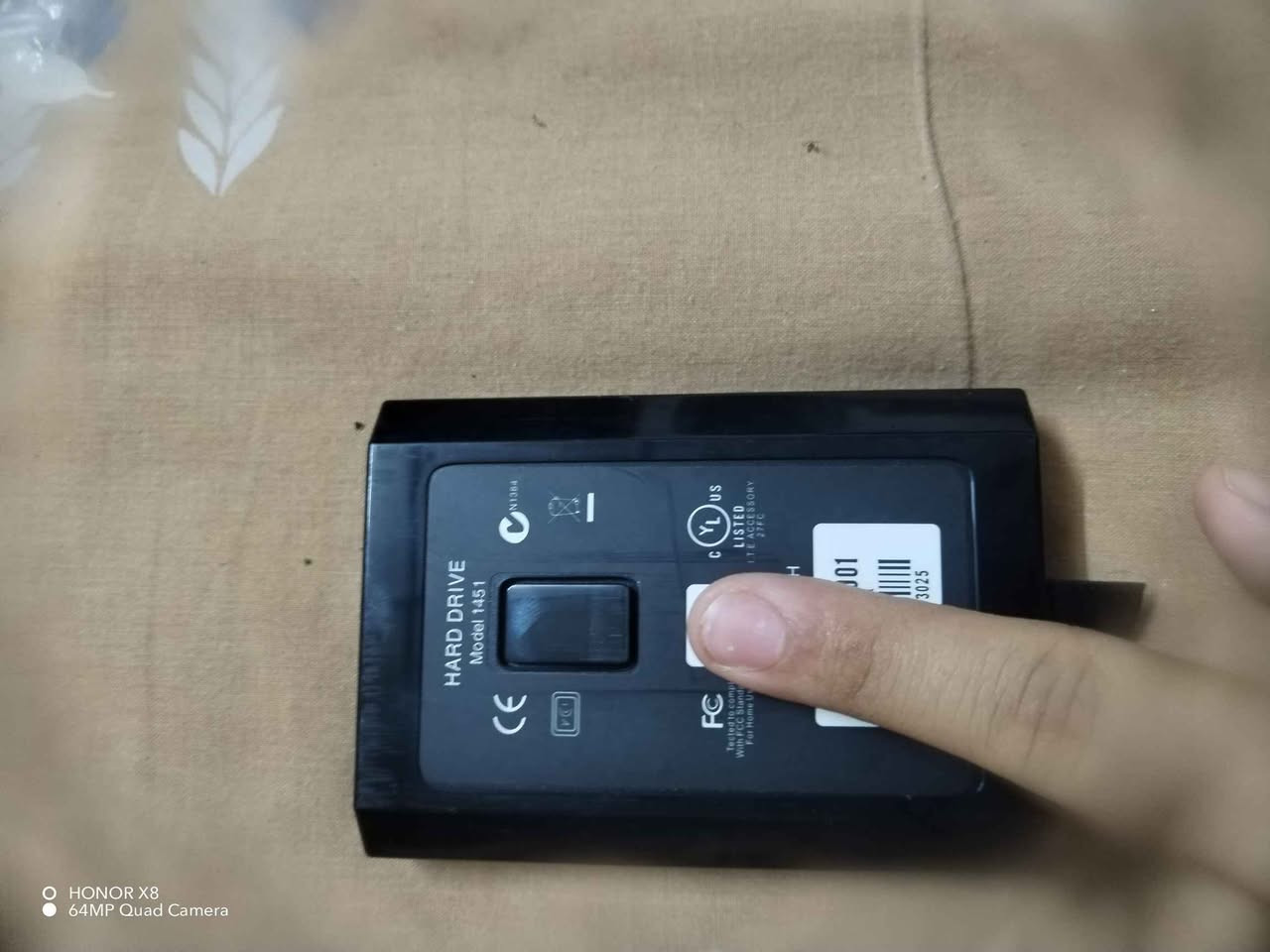 اخوان اكس بوكس نضيف وممتاز او بي هارد مهكر يعني حجمه 500GB او انطيك وياه 1 جويستك 125 نهايته قفل
واتساب *********** أربيل, العراق

نص مكتوب في الصور:
- HONOR X8
- 64MP Quad Camera
- HONOR X8 64MP Quad Camera
- O HONOR X8