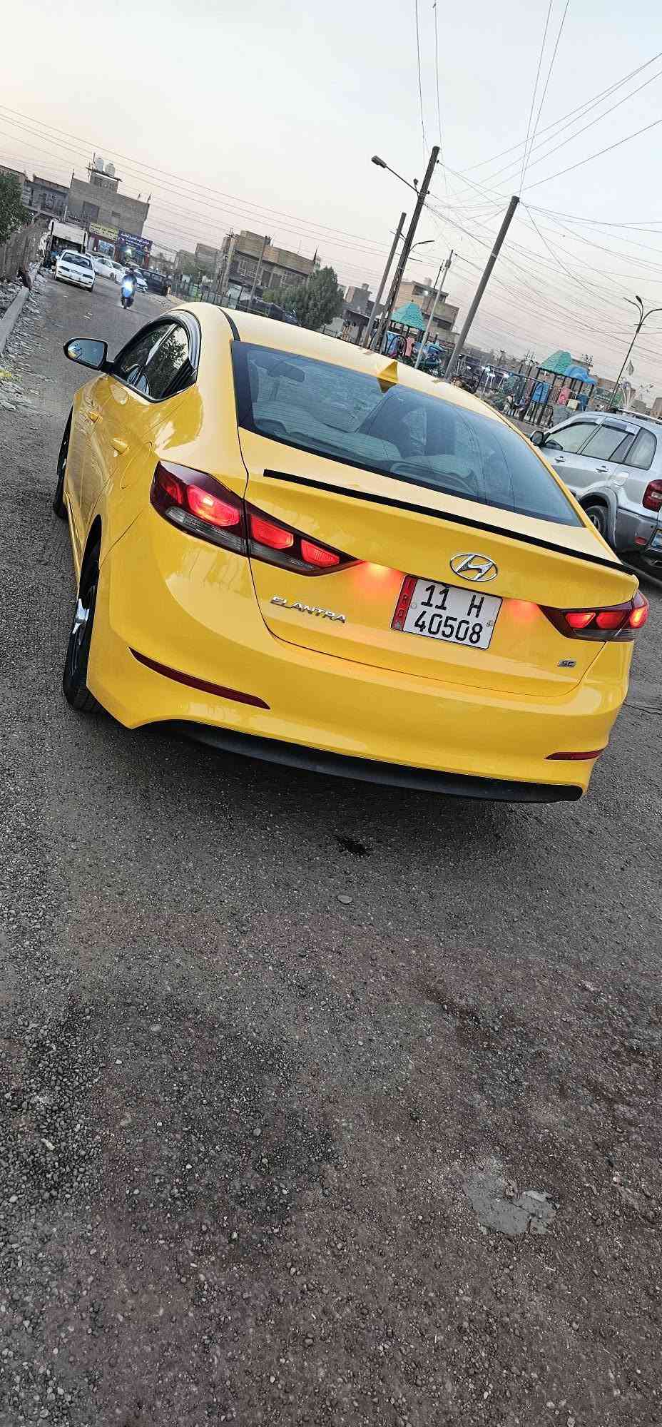 النترا 2017 وارد امريكي فول عده الفتحه 
حادث جاملغ خلفي وهنا جاملغ امامي مبدل كلها ليبل واحد
محرك دوش 2000 كير AT مكفولات 
رقم انكليزي باسمي مصفره هيئه وغرامات
مواصفات بصمه مري شفط شاشه كامره تحكمات
تبريد ثلج حداديه جديده بيها منضومه غاز 
السعر 105 العنوان بغداد حي البتول للاتصال 
*********** بغداد, العراق
