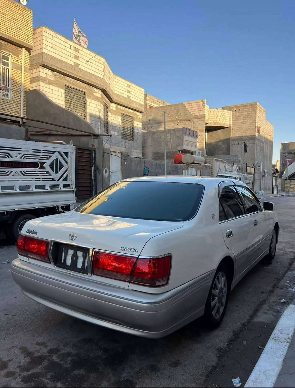 سلام عليكم للبيع نقد فقط تيوتا كراون ملكه بالكارتون 
دخول جديد نقل جثه  2000 رقم بصره دولي بسمي تحويل ثاني يوم
كفالة عامة من الكص والضربه والعيب الشرعي2دكم كرستال اصل كشنات امامي خلفي كهرباي ستيرن كهرباي برده خلفيه ويل نجمه اصلي  سياره حيل متعوب عليها شرط زيرو برقي ماعوزها
تحوير بصره 100بل100حدادة كهربائيات تبريد مشط ستيرن 
 سياره سبيرها مانازل شرط+ باتري جديد +الايت زنون 
كير مكينة  حدادة تبريد ثلج 🧊 كهربائيات كله جاهز وشغال وجديد بدون اي نقص 
مكان السيارة بصرة 
السعر105وبيه مجال قليل    ***********
