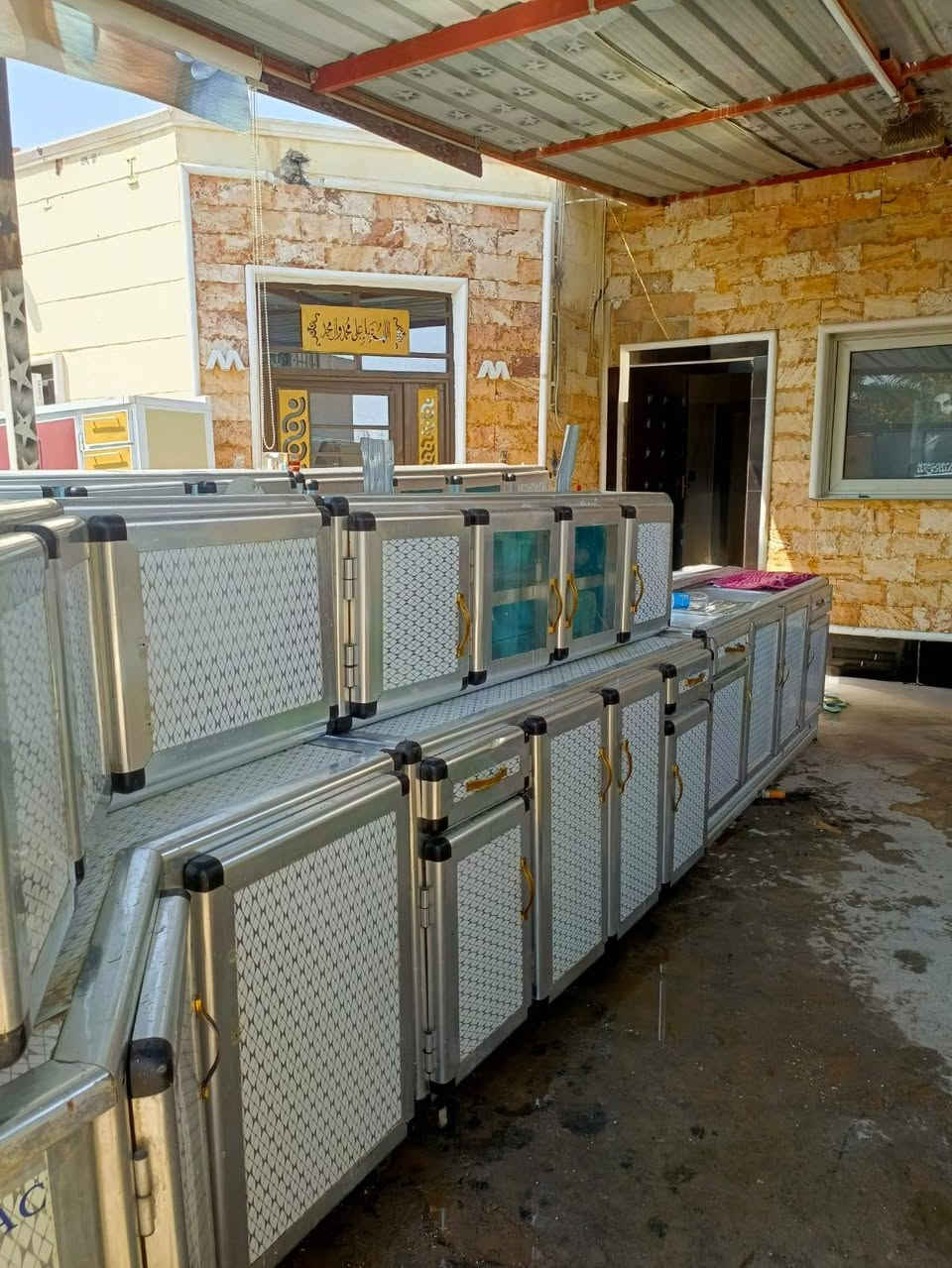 .كاونتر مترين مرمر  و20 
كاونتر 5 متر و30   فضي
كاونتر 4 متر و80  فضي
كاونتر بصلي  مترين وسنك متر ونص
مكان بابل لكفل اسعار وتفاصيل خاص ***********
