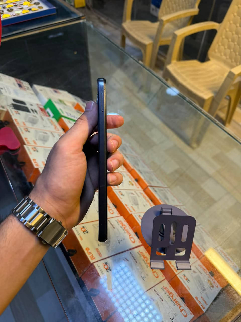 السلام عليكم
Infinix smart 9 hd
سعرة 65 الف
    
*********** 📞☎️
64GB

* المعالج: MediaTek Helio G50، 
* ثماني النواة حتى 2.2GHz
* الشاشة: 6.7 بوصة IPS LCD
* الدقة: 720×1600 HD+
* التحديث: 90Hz
* الكاميرا الخلفية: 13MP AF
* الأمامية: 8MP
* البطارية: 5000mAh

* النظام: Android 14 Go + XOS 14
* بصمة: جانبية
* السماعات: ستيريو مزدوجة
* 3.5mm: موجود
* microSD: يدعم كارت ذاكرة
* الشبكة: 4G
* الوزن: حوالي 188g
* الحماية: IP54 ضد الغبار ورذاذ الماء 
بغداد المحمودية حي ١٧ بالقرب من مكتبة ٢٠٠٠
مركز بابلون للموبايل 🛑🛑

نص مكتوب في الصور:
- ٧:٤٦ ص
- هاتفي
- XOS
- Based on Android
- V14.0.1
- الطراز
- Infinix X6532C
- اسم الجهاز
- وحدة المعالجة المركزية
- Helio G50
- إصدار Android
- 14
- الكاميرا الخلفية
- 13M DUAL Camera
- الكاميرا الأمامية
- 8M
- ROM
- 64.00 GB
- RAM
- 4.00 GB
- 1.00 GB+
- GB 4 قابلة للتوسيع
- الشاشة
- 720X1600
- البطارية
- 5000mAh