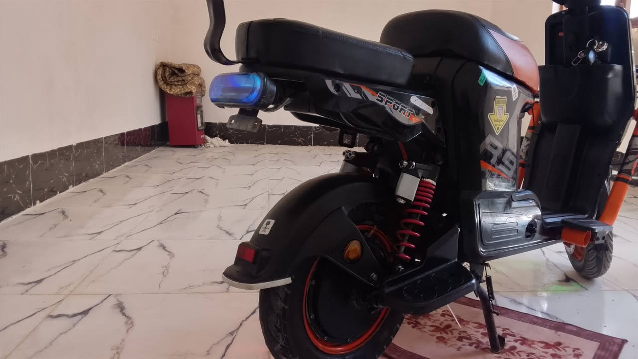 سلام عليكم ماطور للبيع 
النوع R9 
باتريات حجم 32 شرط الفحص 
كامل مكمل مابي اي نقص 
اسويجات 2 
كارت تشقيل 2 
بصمة 
***********
ملاحضة خاص ماجاوب فقط اتصال

