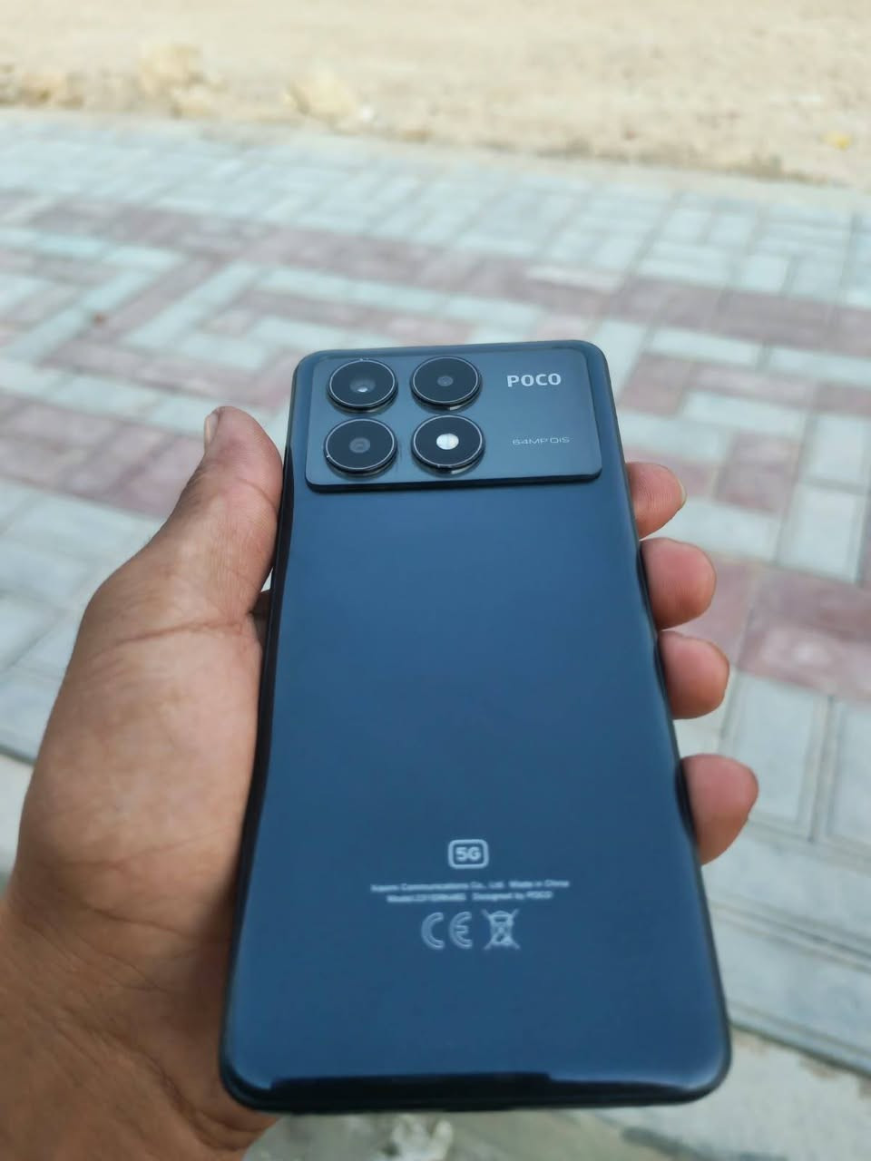 للبيع POCO X6 Pro 5G 
الحالة: نضيف 100% بدون عيوب 
المواصفات:
- الرام: 12GB
- الذاكرة: 512GB
- المعالج: Dimensity 8300 Ultra للألعاب
- الشاشة: AMOLED 120Hz
- الكاميرا: 64MP OIS + تصوير 4K
- البطارية: 5000mAh شحن سريع 67W
- النظام: HyperOS 3.0 + Android 16
- اخر تحديث امان: 2026-04-01

الملحقات: الجهاز فقط بدون كارتونة
السعر: 450,000 دينار وقابل للتفاوض البسيط
المكان: كربلاء المقدسة 
للتواصل: [رقم ***********وساب أو خاص
