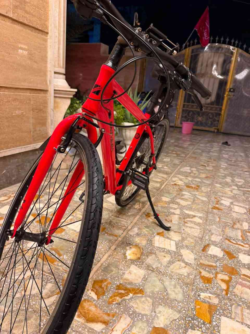 يونڤيكا C700 • ٢٨ بوصة • Shimano ALTS