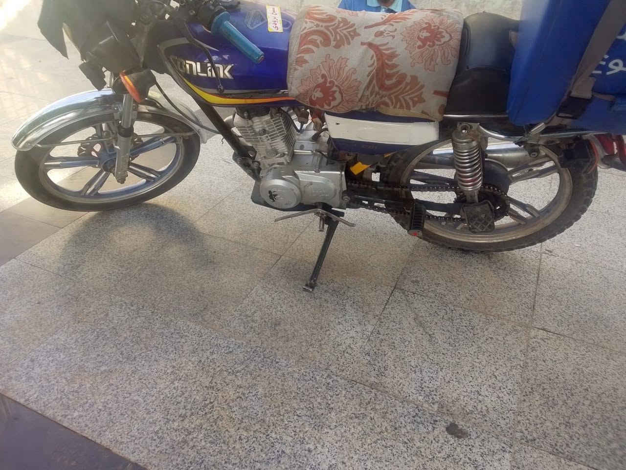 سولنك باب اول
مكينه كبس 
شرط 
اربعه كير 
وياله اني شدلها مال 5
 سعر 450
بيها مجال قليل 
مكاني كركوك
