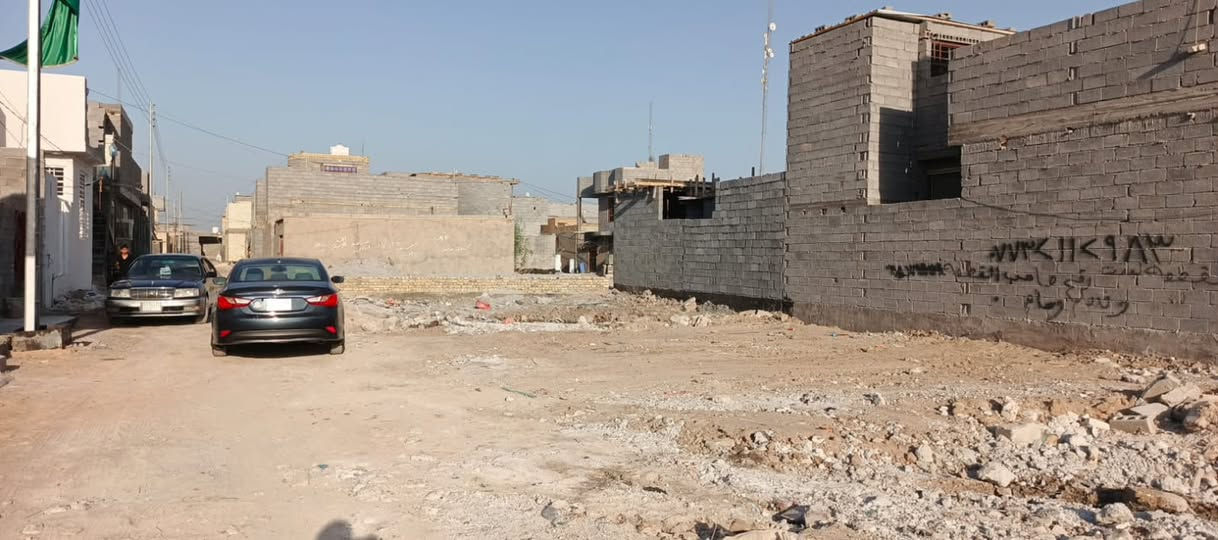 السلام عليكم ورحمة الله وبركاته
✅ قطعة أرض للبيع
‏📍 الموقع:  طريق كربلاء – الحلة،  عمود221قرب ركن الحافظ و مدينة الزائرين، ، شارع المختار خلف البزل.
تنفع حسينيه قريبه ع طريق الزوار 
أريده ب18قفل ‏
📐 المساحة: 100 متر مربع (10م × 10م).
‏✨ مميزات:
‏موقع حيوي وقريب من الخدمات..
‏📞 للاستفسار: [***********]
