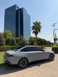 بي إم دبليو 520i • ٢٠٢٤ • ٥٣ ألف كم
