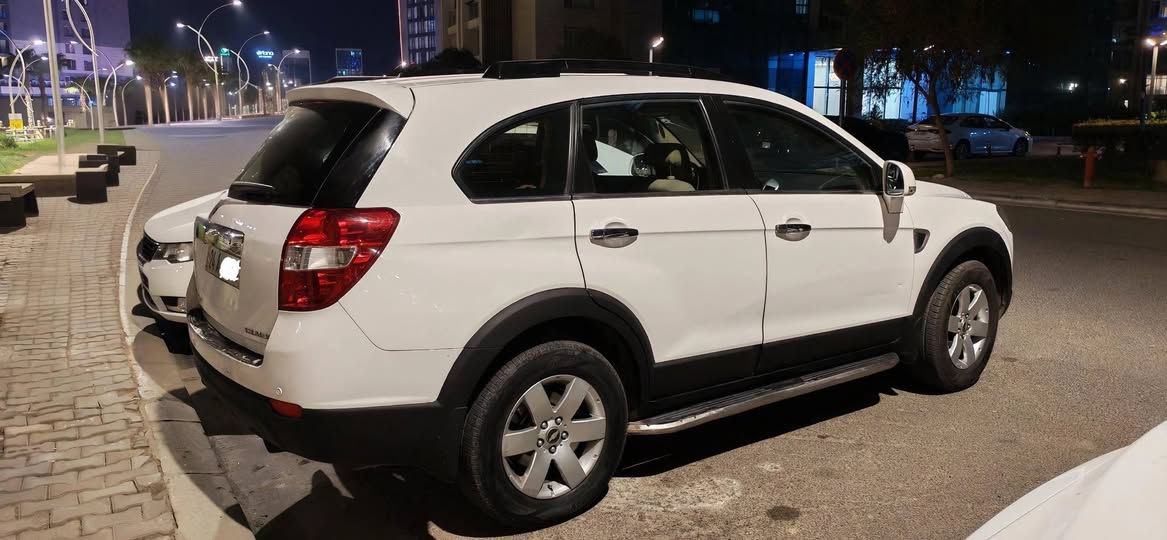 شوفرليت كابتيفا موديل 2008 فول فول موصفات 
محرك 4 سلندر عادي بدون تيربو بلادي ، يصرف بنزين قليل ،  سياره 5 راكب ، گير و محرك  تبريد تدفئه كهربائي كل شرط ، 
موصفات :
تحديد سرعة
سلايت 
4 جامات كهربائي 
كشن سائق كهربائي
مراية كهربائي 
قفل مركزي بلادي
طايرات جديد
رقم وسنويه جديد رقم دهوك اربع ارقام ، تحويل شرط تريد تحويل تريد وكاله حاظر رقم وسنويه جديد ،  السياره مكفوله لا صبغ ولا ضربه فقط مكانين بسيط بارد , سيارة جاهزه بدون مصارف دينار ، السعر 68$ ومجال بسيط سيارة مال بيتي مو مال معارض ، مكان اربيل ، للمعلومات اتصل واتساب *********** أربيل, العراق
