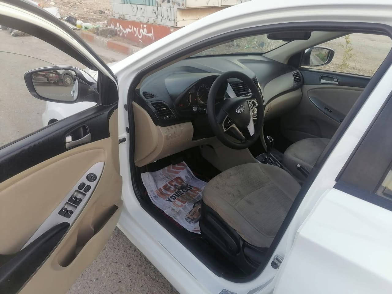 السلام عليكم اكسنت خليجي موديل ٢٠١٧ محرك قطرتين ولسونر مرفق والبنيد بي تكشير عنوان بغداد البلديات *********** السعر ٨٧ وبيها مجال بسيط
