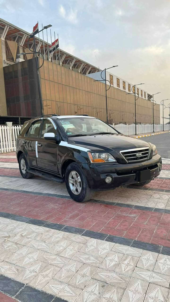كيا سورنتو المراوس بجارجر او اوباما
مديل 2008 وارد امريكي
محرك 6 سلندر بلادي
رقم بغداد  مشروع وطني 
مواصفاتها
فورويل دفع رباعي + فتحة سقف + كشنات جلد
+ تدفئة كشنات + تبريد تدفئة + شاشة + تحكم ستيرن + لايت عالي زنون + باتري جديد 
محرك و كير(  كفاله )
 وارد امريكي ضربتها جنطه +
وبالعراق+ تبدیل باب الصدر مكاني ناصريه ***********
