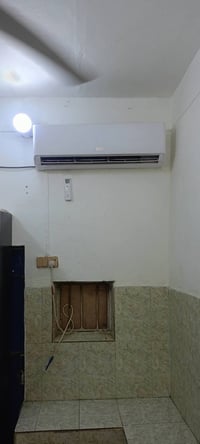 غراض مطعم • استعمال قليل • للبيع