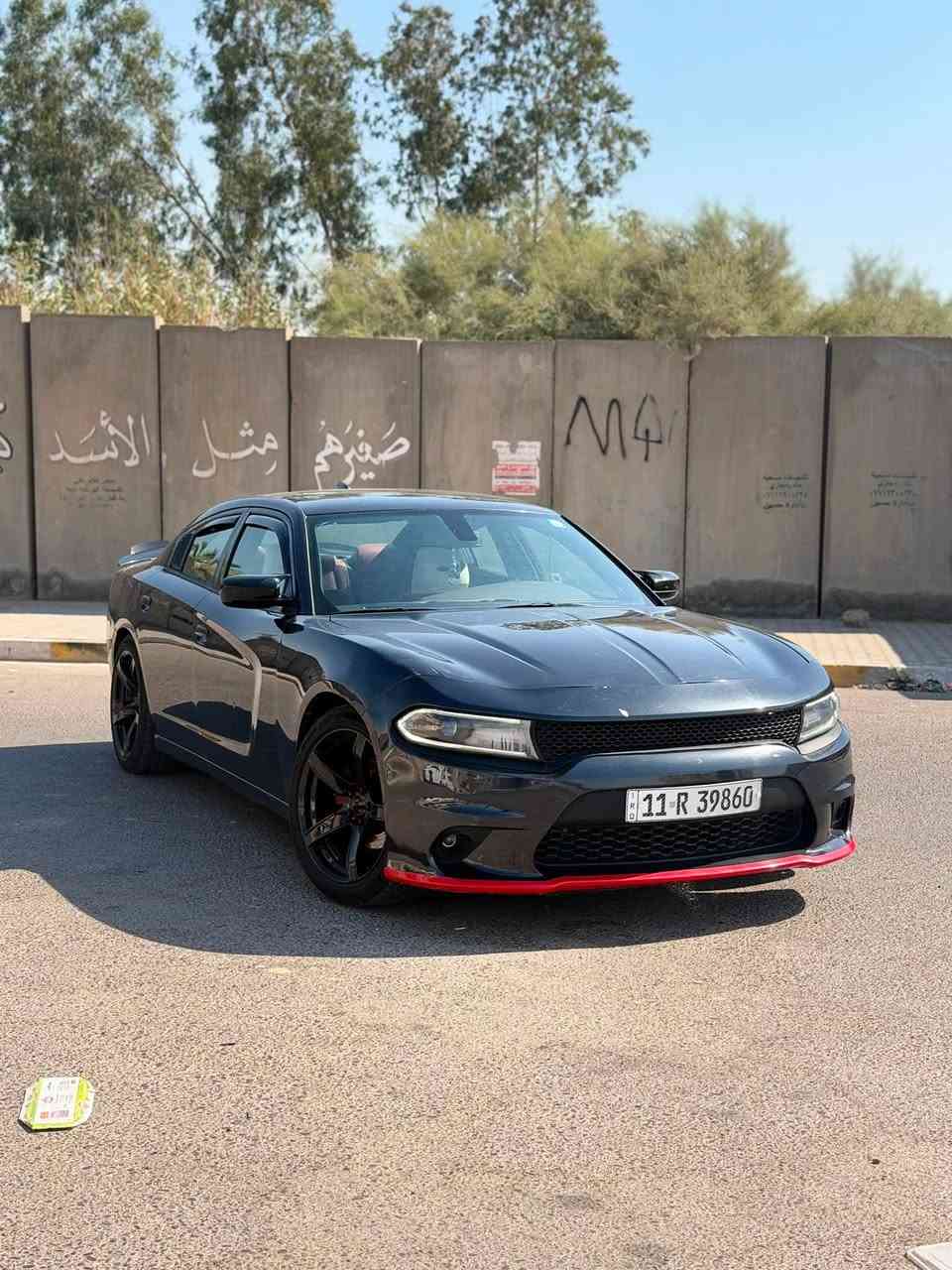 السلام عليكم   للبيع
جارجر موديل 2017  V6 
رقم بغداد بسمي 
وارد امريكي 
حادث دعاميه خلفيه فقط 
بدون ايرباك 
مكفوله من الصبغ والشواصي واللغود 
كير محرك كفاله 
حداديه جديده 
تبريد ثلج 
تخم ويل نجمه خسفه قويه وتخم تاير جديد
مواصفات عاديه المعروفه
السياره مسويله دوشمه كامله 
عليه دركه كاربون فايبر الياف حقيقي rpm
عليه سستم سماعات و دمام 
والسياره خير من الله 
عنوان السياره بغداد الشعب 
السعر : 175و بيه مجال كلشش بسيط
الرقم  ***********
