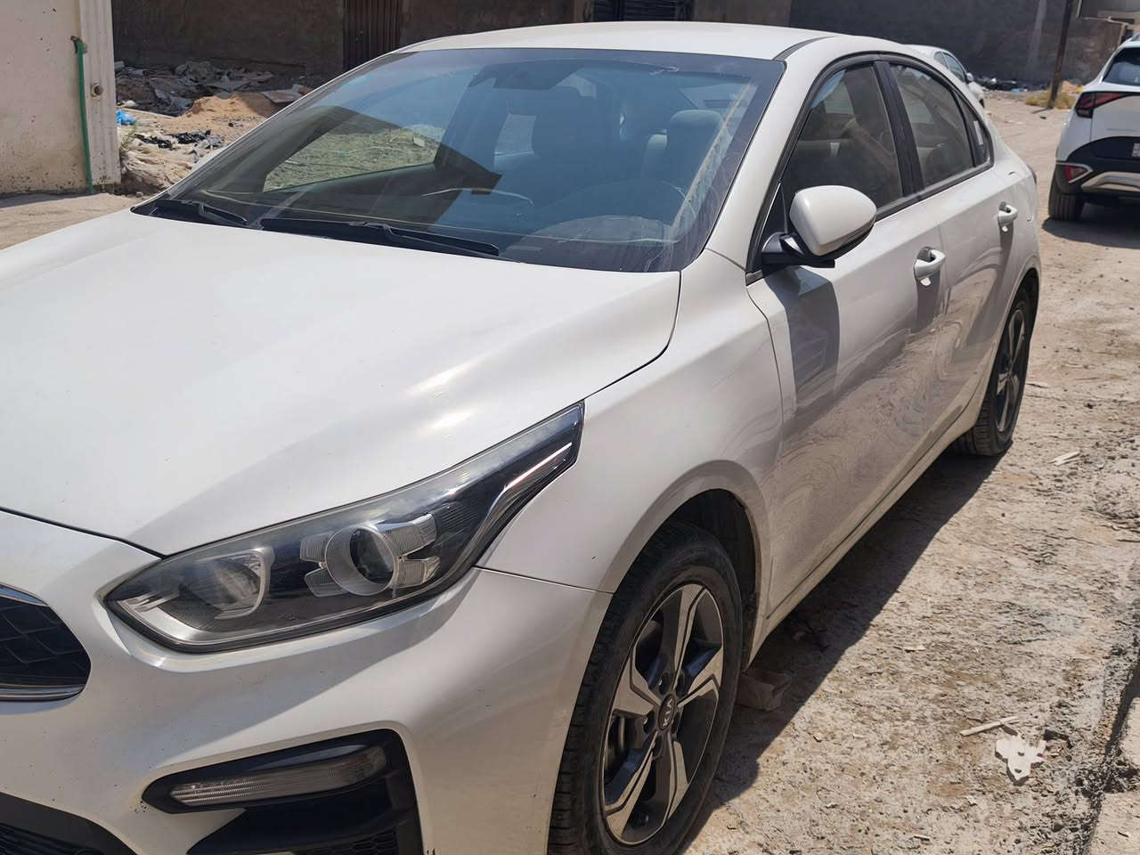 سيراتو موديل 2019 خليجي رقم بغداد
ماشية 89 
مكينه 1600 دوش 
كير محرك كفاله 
تبريد قطعتين
 3 انظمة قيادة 
بيها صبغ بنيد ودعامية امامية 
مكاني بغداد الدورة البوعيثة 
السعر 130 
***********
