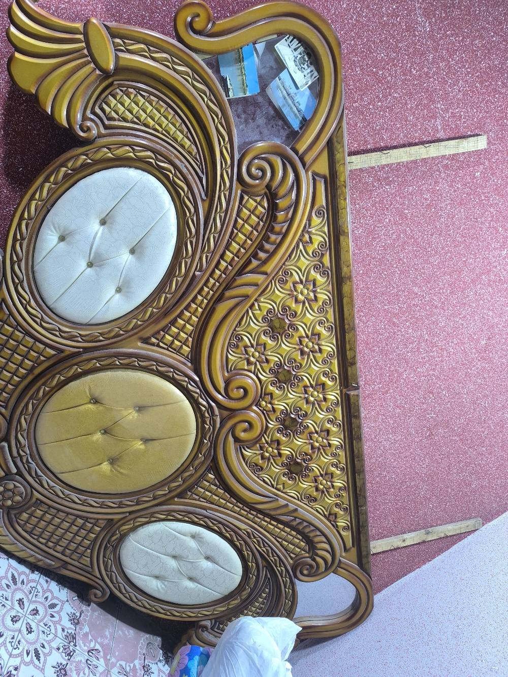 غرفه اخشاب • ٦ قطع • مستعملة مرة وحدة