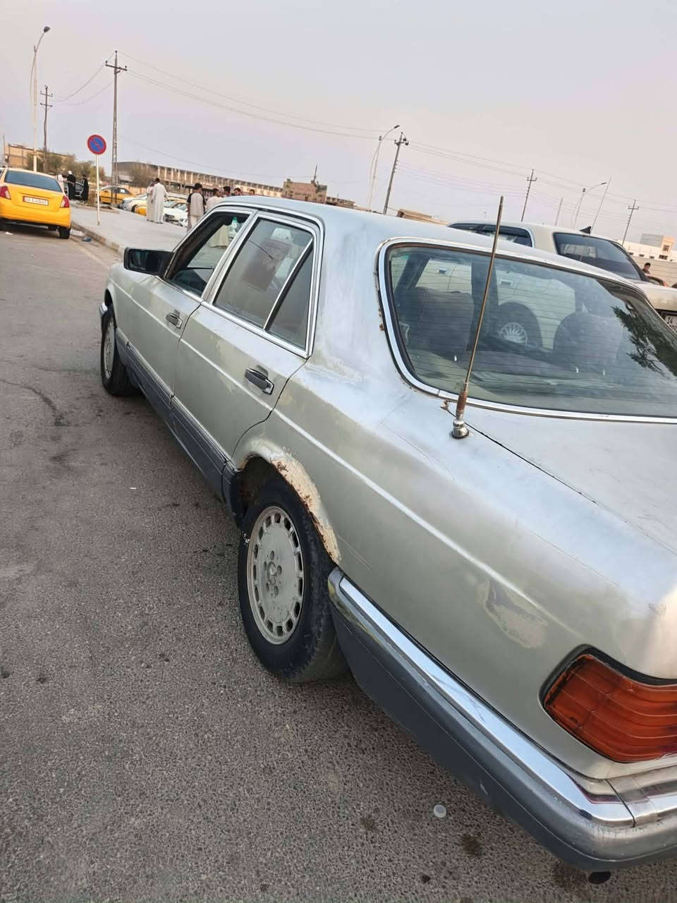 سلام عليكم مارسيدي للبيع مديل 86 رقم بغداد بسمي سنويه صارلها شهرين من ساقطه مداور ثاني يوم سياره مكينه وكير وحداديه وكهربائيات كامله جام كهربائي مكاني ناصريه مركز ب ٢٠ وبيها مجال ه ***********
