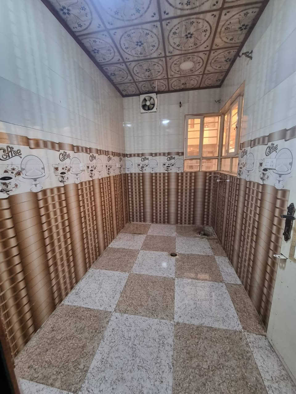 دار للايجار حي الوليد بالقرب من سايدين
الميثاق والكرامة مساحة الدار 100متر 
غرف نوم هول حمام مطبخ استقبال 
 للاستفسار الاتصال على الرقم 
 ***********
