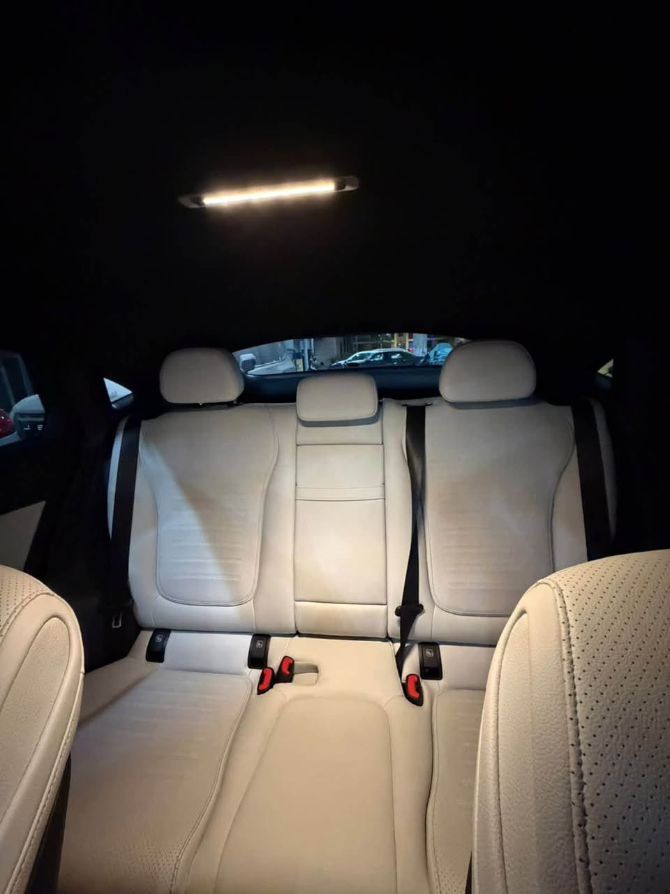 مارسيدس GLC200 coupe AMG
موديل ٢٠٢٥ 
وارد امريكي كلين تايتل 
ماشية ١٧٥٠٠كم
فول موصفا
رقم أربيل السعر 57 الف دولار 
مكان بغداد تواصل ***********
