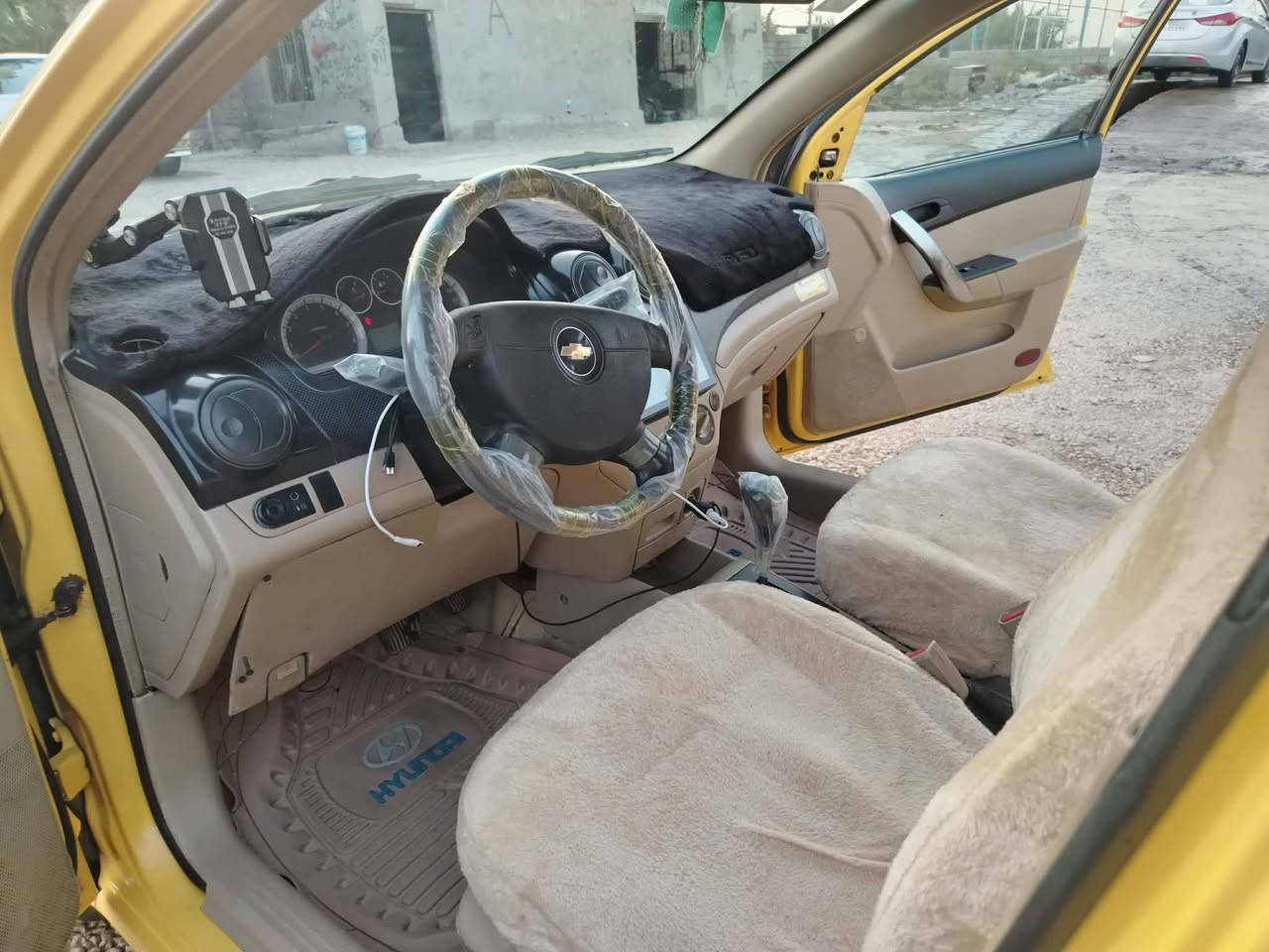 للبيع افيو موديل 11سياره كفاله عامه بيها صبغات قليله ،مكينه 1600گير اوتوماتيك جدد تخم تاير كهربائيات شغاله باسمي السنويه لل30 انكليزي،،السعر 53وبيها مجال عنواني نجف مشخاب لاتصال ***********
